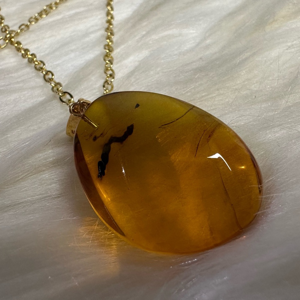 AMBER necklace in 18k gold and plated chain - Picture 9 of 17